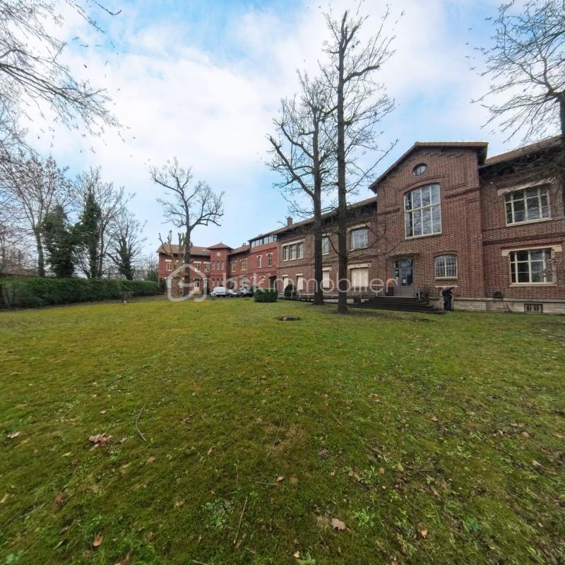 Immeuble - 1 665 m² - 33 pièces