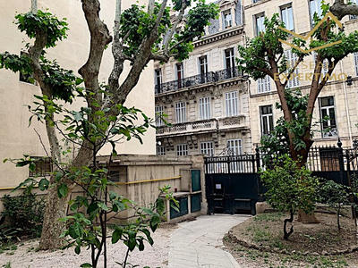 Local commercial - 170 m² - 7 pièces