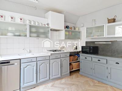 Maison - 144 m² - 8 pièces