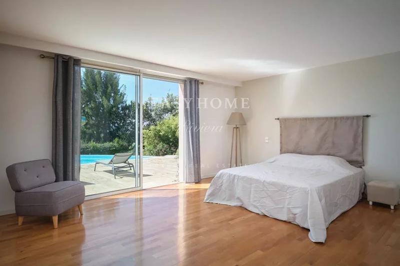 Maison - 361 m² - 9 pièces