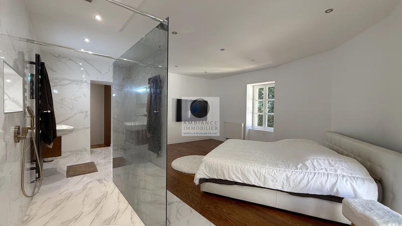 Maison - 219 m² - 6 pièces