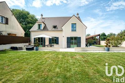 Maison - 180 m² - 8 pièces