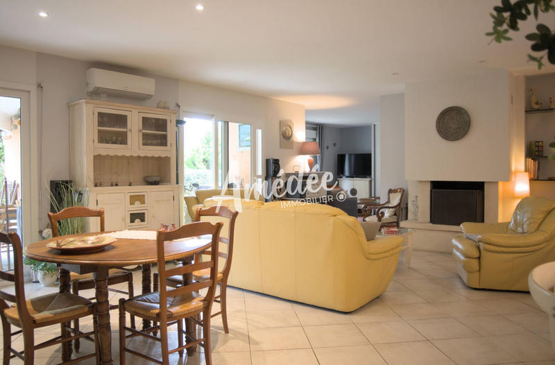 Villa - 151 m² - 6 pièces