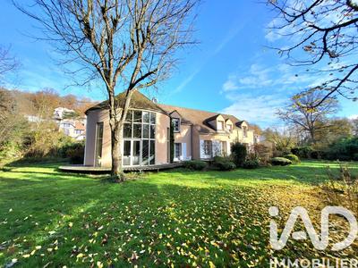 Maison - 345 m² - 9 pièces