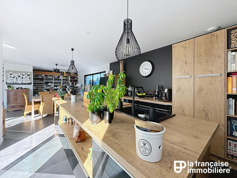 Maison - 185 m² - 6 pièces