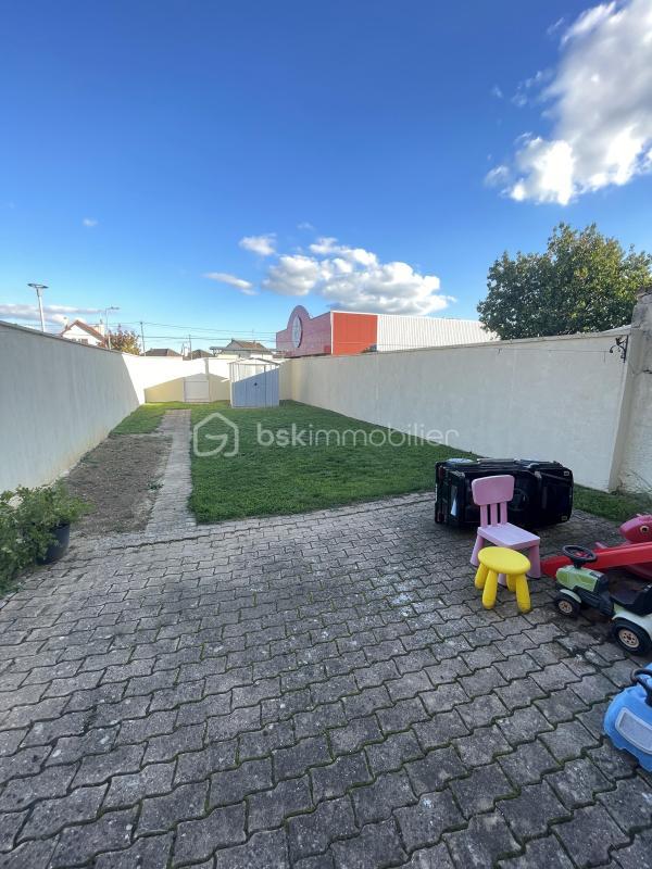 Maison - 92 m² - 5 pièces