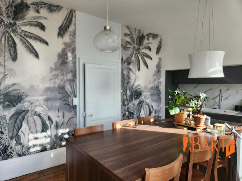 Maison - 350 m² - 10 pièces