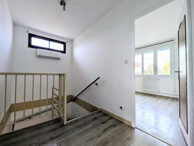 Maison jumelée - 88 m² - 4 pièces