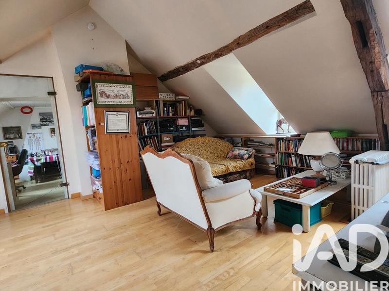 Maison - 280 m² - 9 pièces