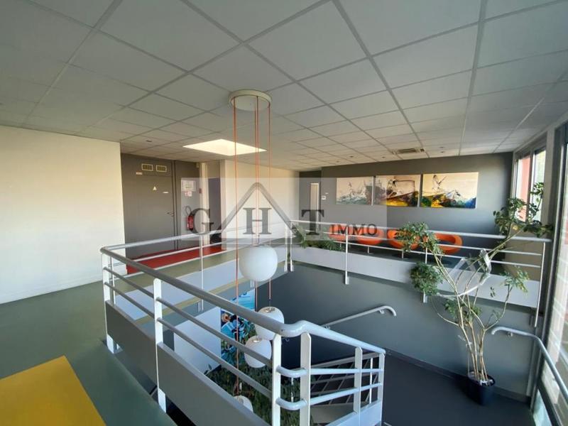 Entrepôt - 1 500 m²