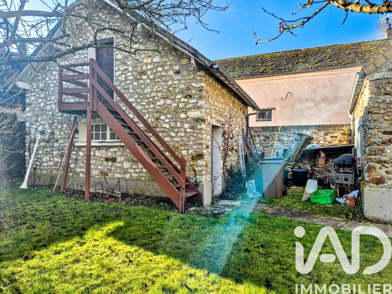 Maison - 240 m² - 7 pièces