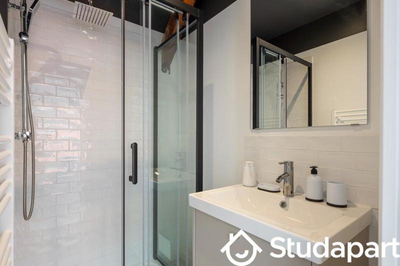 Chambre - 11 m² - 1 pièce