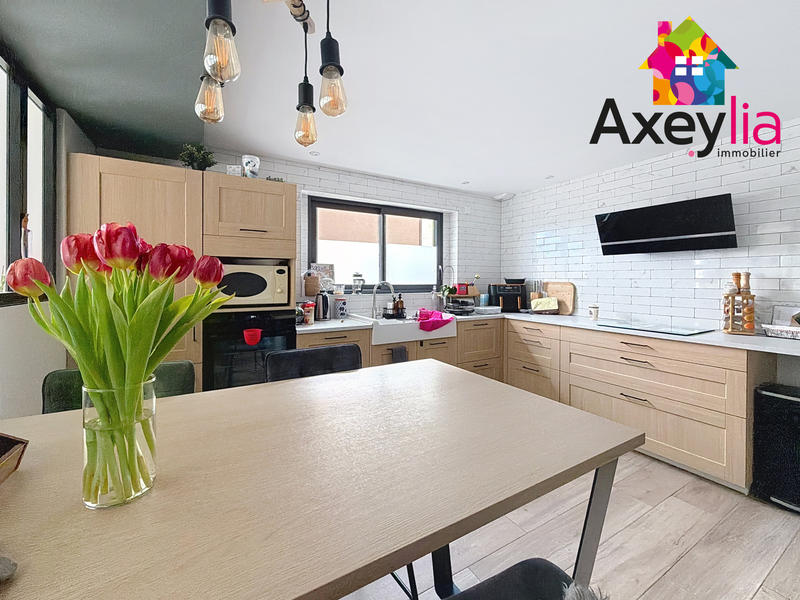 Maison - 155 m² - 6 pièces