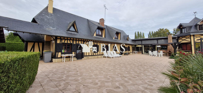 Maison - 360 m² - 6 pièces