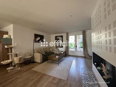 Appartement ancien - 82 m² - 3 pièces