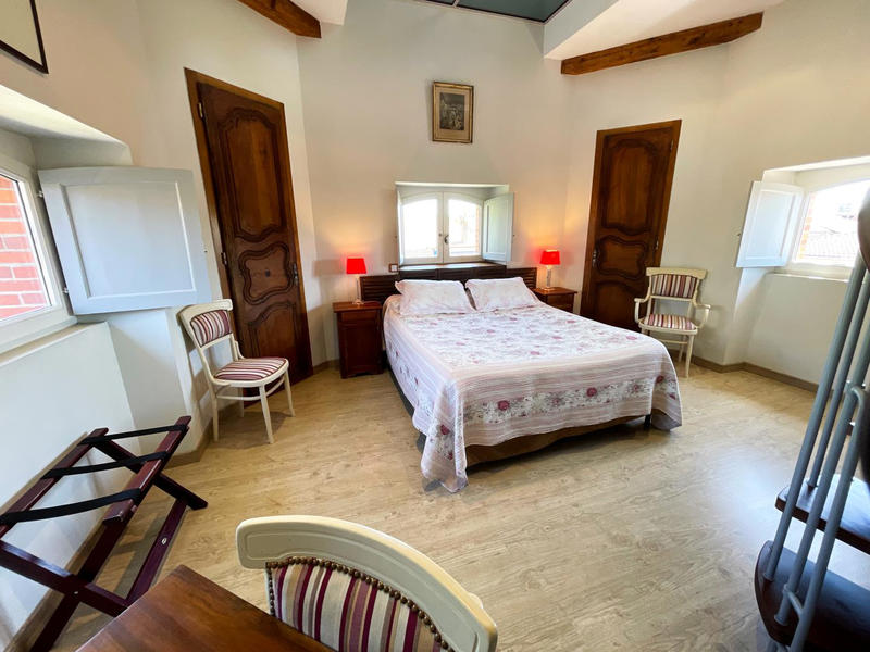 Maison de village - 467 m² - 24 pièces