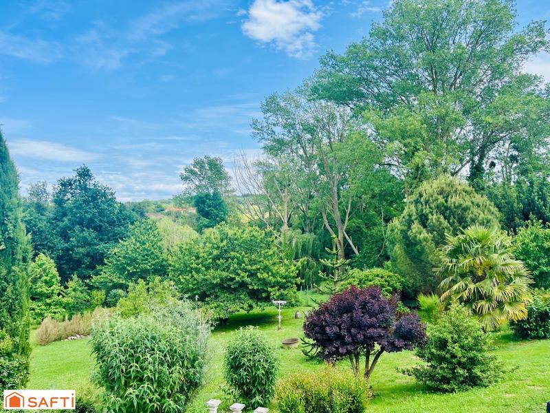 Maison - 345 m² - 10 pièces