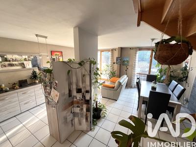 Maison - 99 m² - 4 pièces