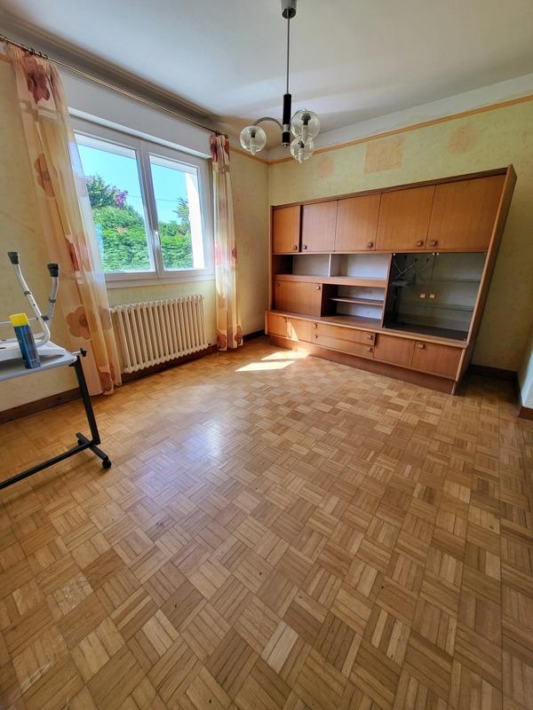 Maison - 95 m² - 5 pièces