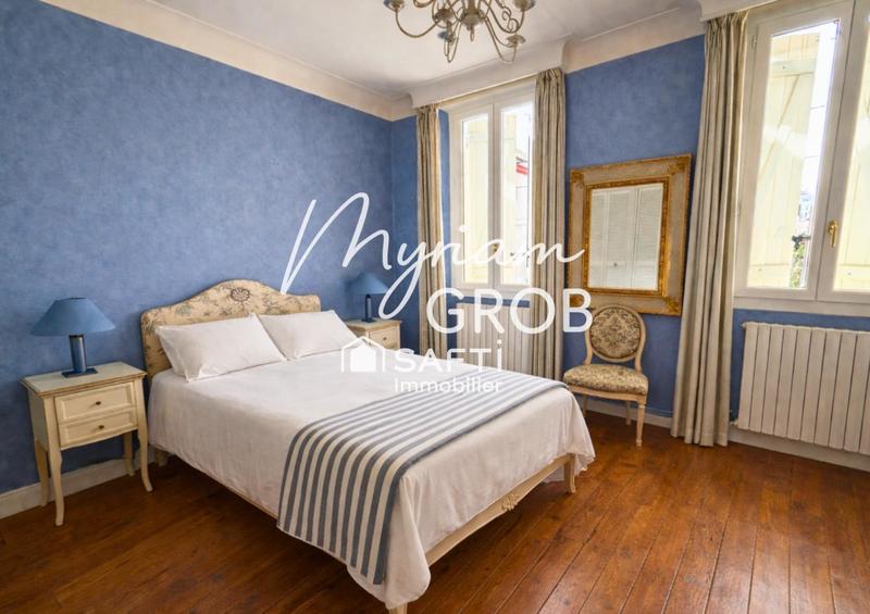 Maison de ville - 230 m² - 7 pièces