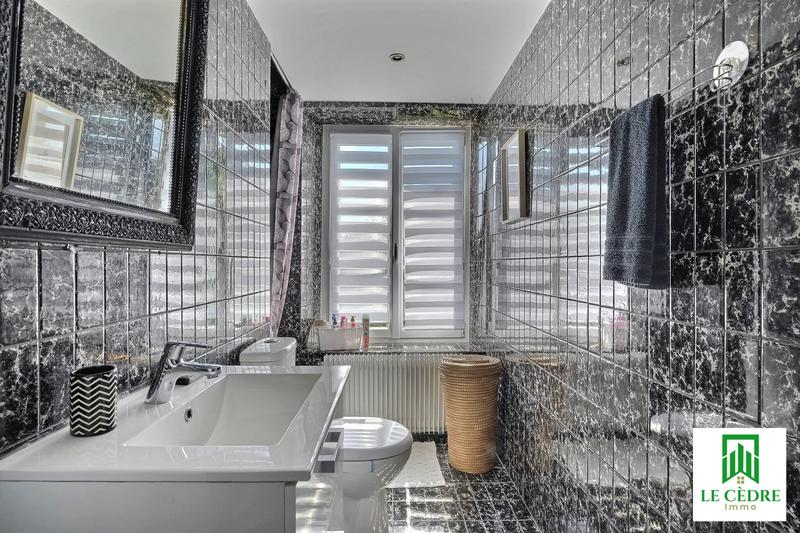 Maison - 465 m² - 15 pièces