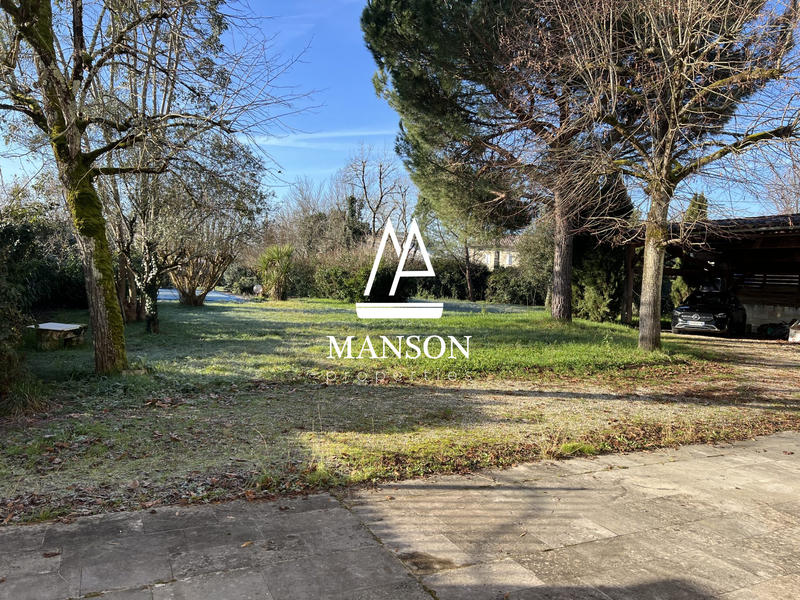 Maison - 350 m² - 10 pièces