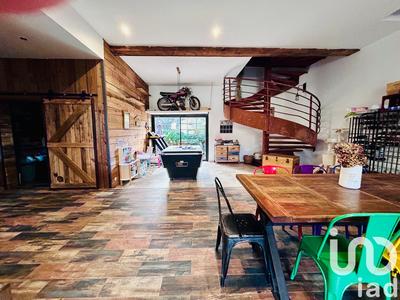 Maison - 200 m² - 5 pièces