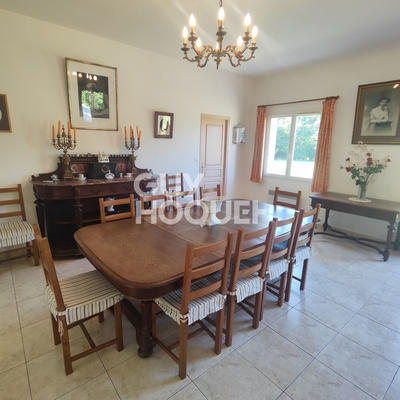 Maison - 195 m² - 8 pièces