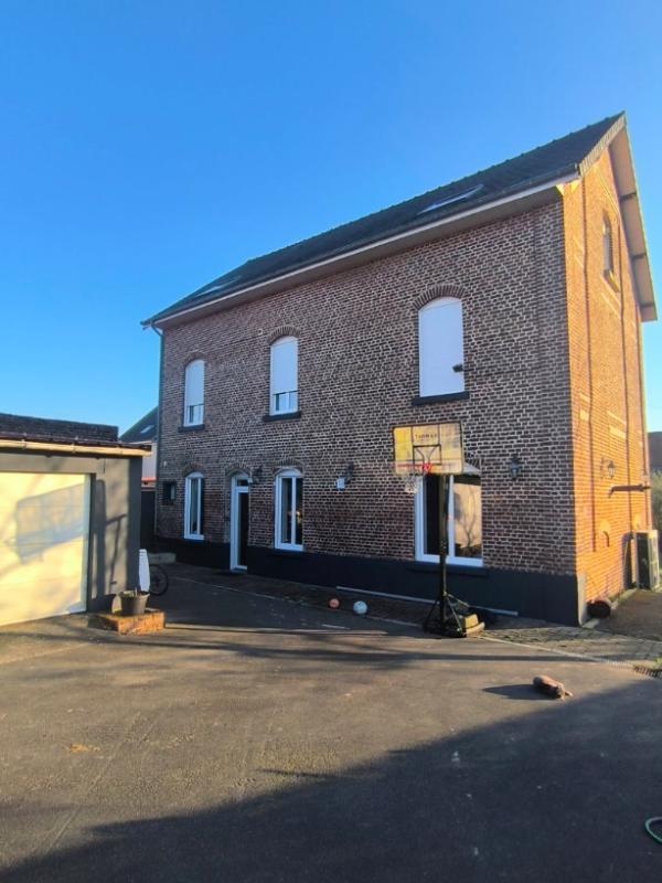 Maison de maîtres - 201 m² - 9 pièces