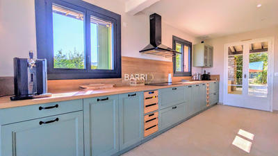 Villa - 280 m² - 9 pièces