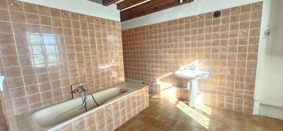 Maison - 320 m² - 8 pièces