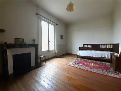 Maison - 246 m² - 9 pièces