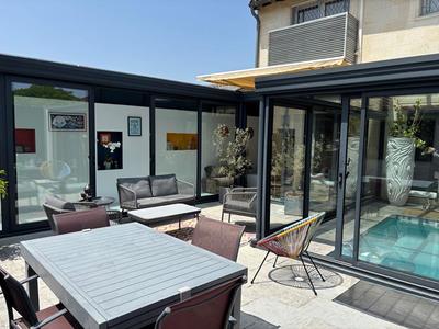 Maison - 295 m² - 9 pièces