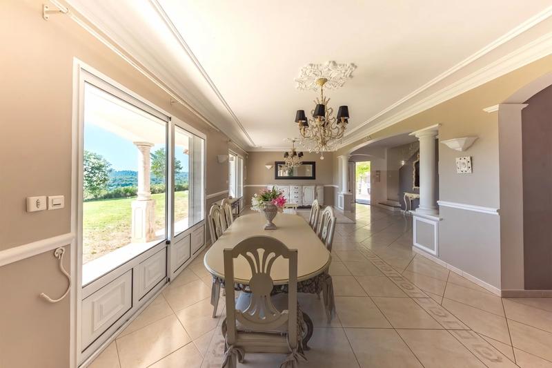 Maison - 188 m² - 7 pièces