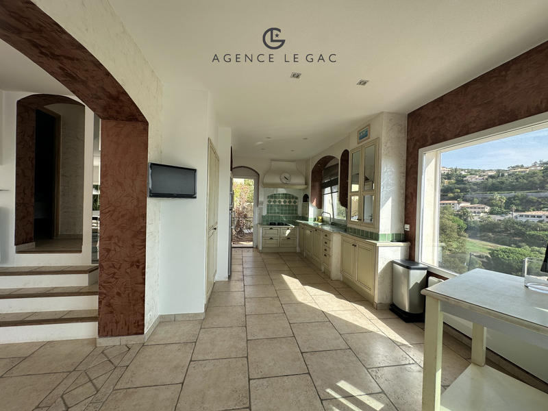 Villa - 317 m² - 7 pièces