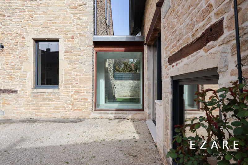 Maison - 261 m² - 9 pièces