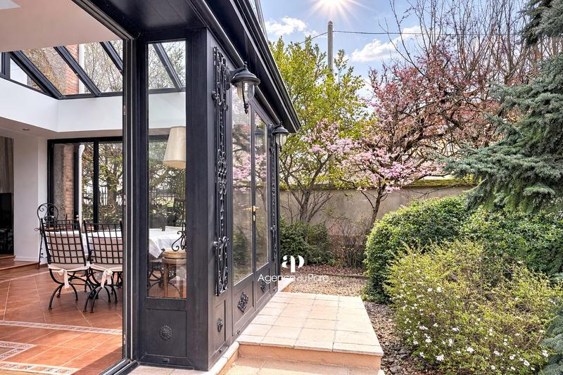 Maison - 272 m² - 8 pièces