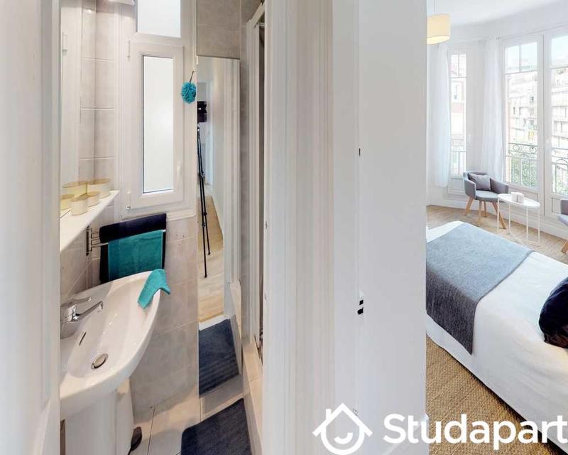 Chambre - 120 m² - 1 pièce