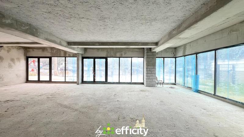 Bureau - 250 m² - 1 pièce