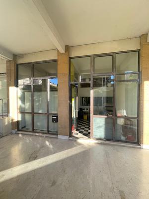 Local commercial - 97 m² - 3 pièces