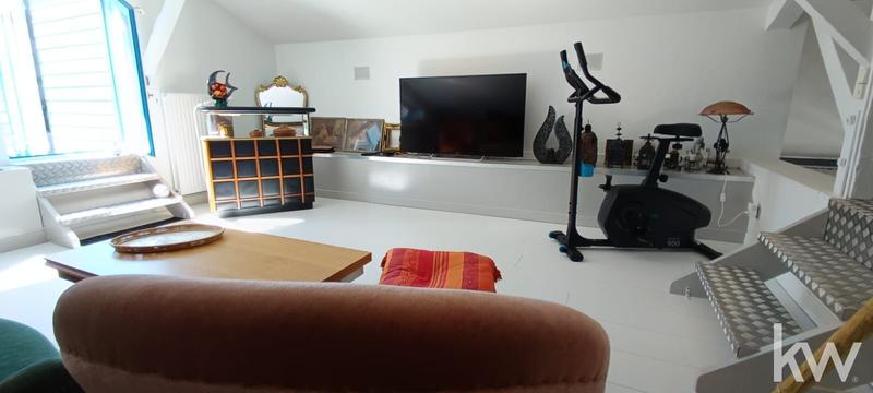 Appartement - 217 m² - 7 pièces