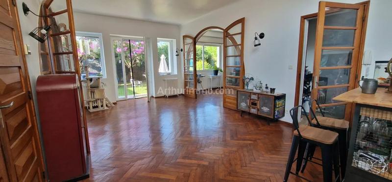 Maison - 180 m² - 6 pièces