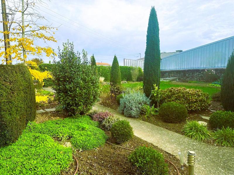 Maison - 236 m² - 11 pièces