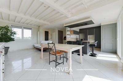 Maison traditionnelle - 141 m² - 6 pièces