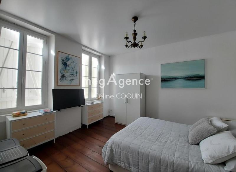 Maison de ville - 1 m² - 7 pièces