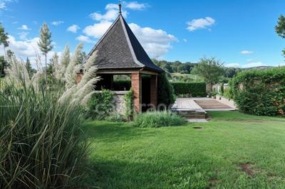 Maison bourgeoise - 218 m² - 1 pièce