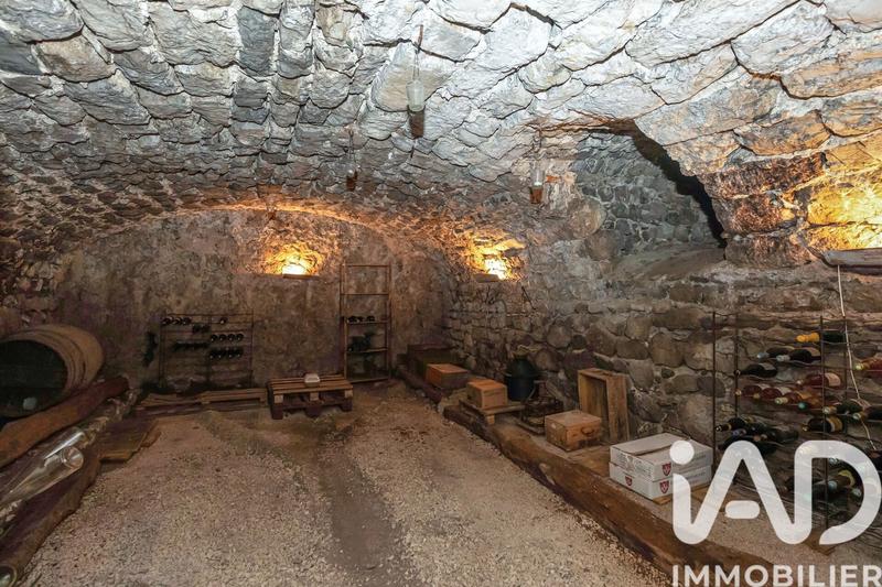 Maison - 303 m² - 8 pièces