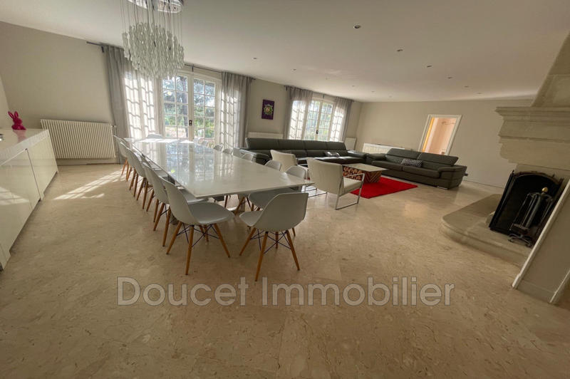 Maison - 350 m² - 9 pièces
