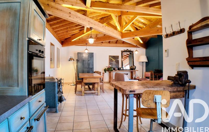 Maison - 180 m² - 8 pièces