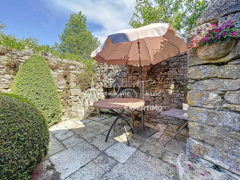 Maison - 224 m² - 8 pièces